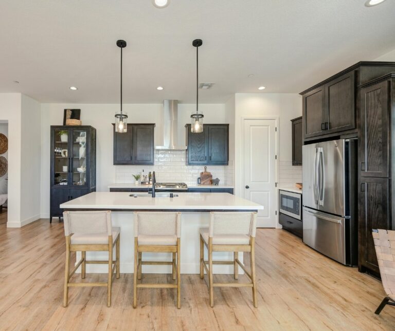 Blending Old and New: Mastering the Modern Farmhouse Interior Design Style